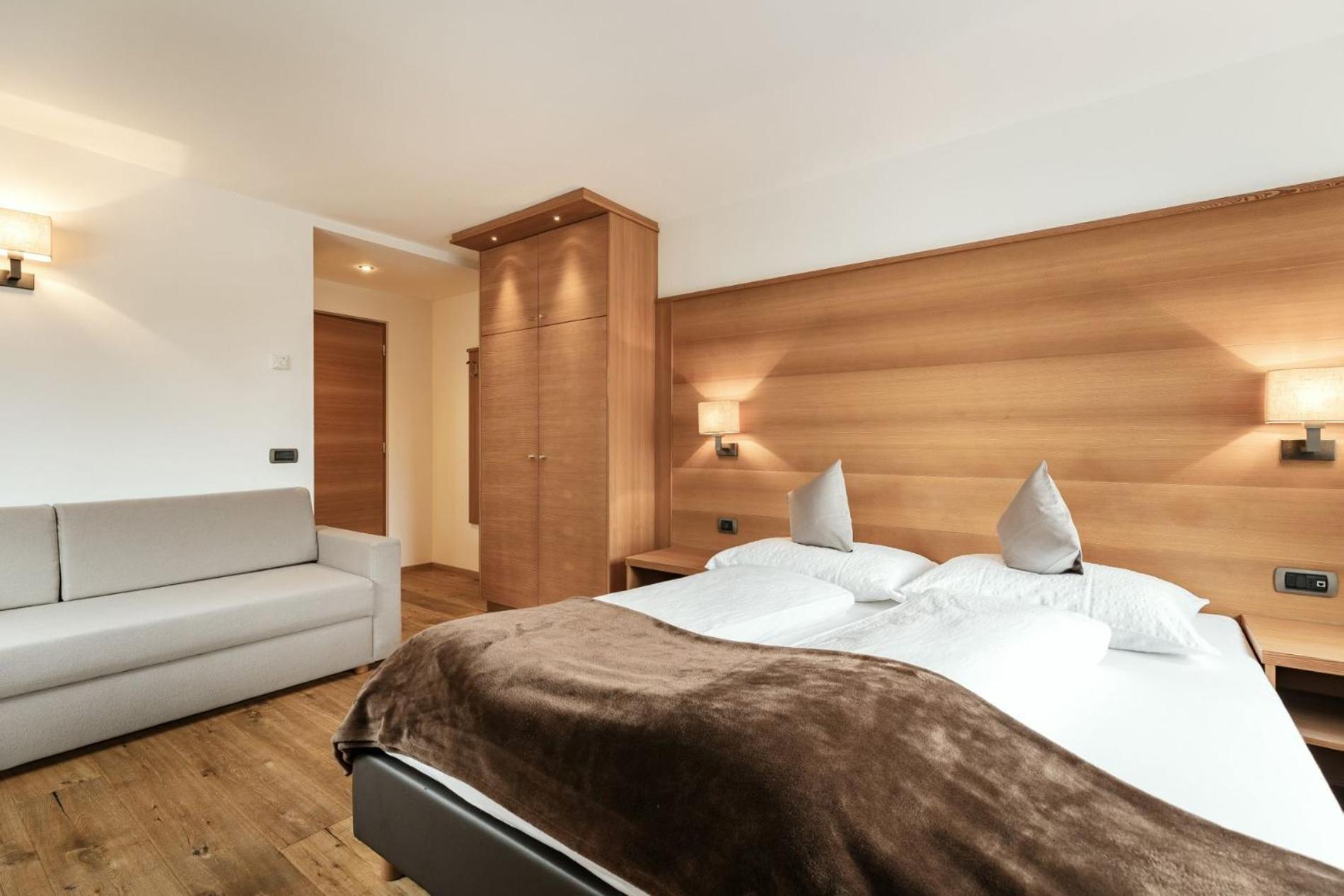 Apartments Burvel Σέλβα ντι Βαλ Γκαρντένα Δωμάτιο φωτογραφία